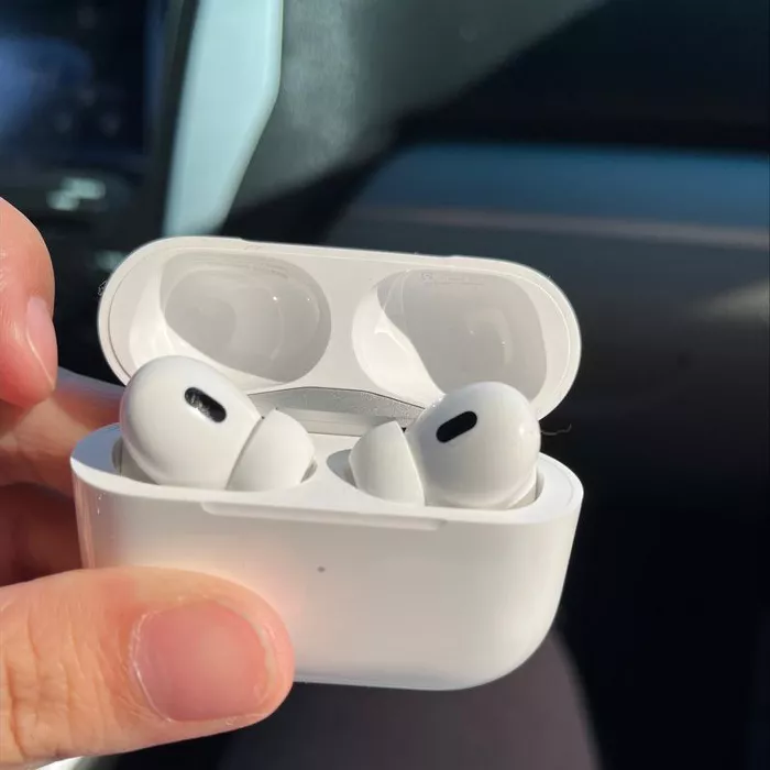 Apple AirPods Pro 2, Wireless Earbuds, Active Noise Cancellation, Hearing Aid Feature, MagSafe Charging Case (USB‑C) photo review