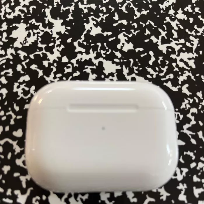 Apple AirPods Pro 2, Wireless Earbuds, Active Noise Cancellation, Hearing Aid Feature, MagSafe Charging Case (USB‑C) photo review