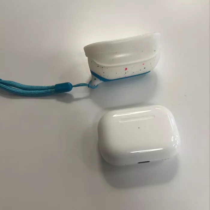 Apple AirPods Pro 2, Wireless Earbuds, Active Noise Cancellation, Hearing Aid Feature, MagSafe Charging Case (USB‑C) photo review