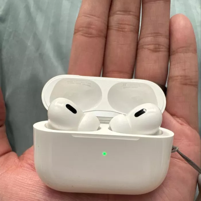 Apple AirPods Pro 2, Wireless Earbuds, Active Noise Cancellation, Hearing Aid Feature, MagSafe Charging Case (USB‑C) photo review