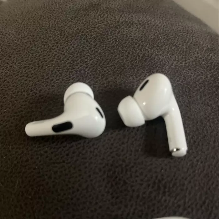 Apple AirPods Pro 2, Wireless Earbuds, Active Noise Cancellation, Hearing Aid Feature, MagSafe Charging Case (USB‑C) photo review