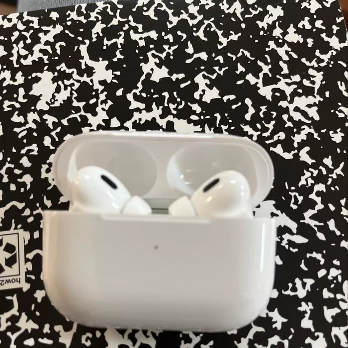 Apple AirPods Pro 2, Wireless Earbuds, Active Noise Cancellation, Hearing Aid Feature, MagSafe Charging Case (USB‑C) photo review